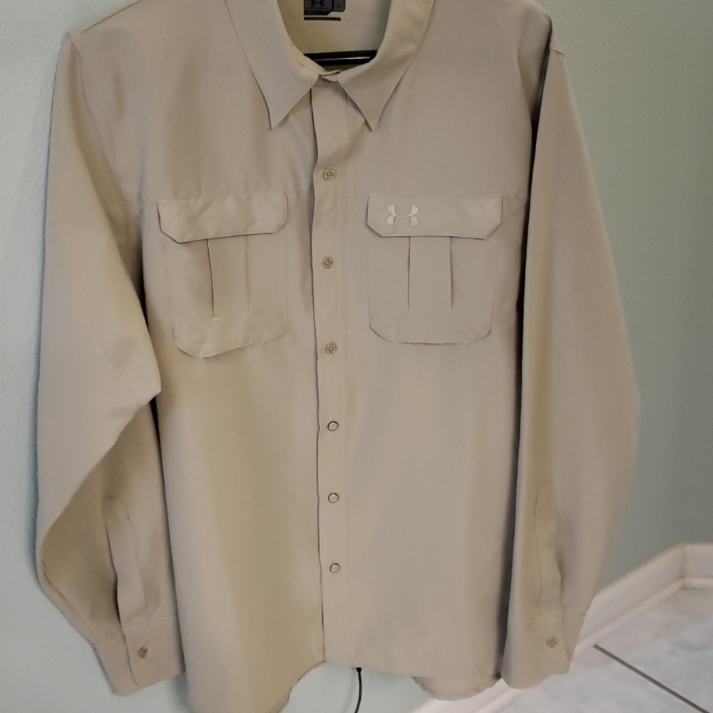 Men's Under Armour shirt